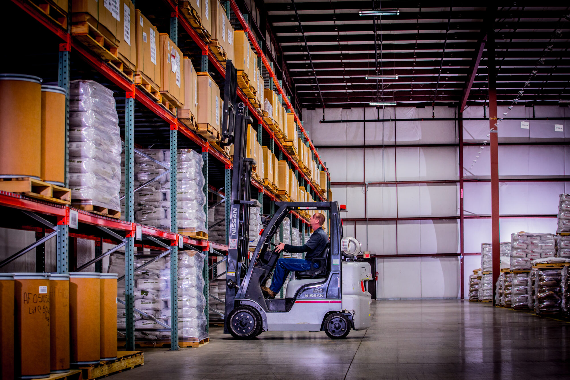Distributors Terminal driver executing a 3PL emergency response delivery